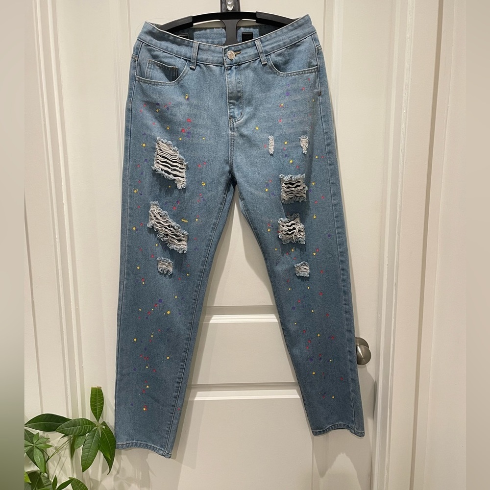 Romwe relaxed fit distressed splatter men’s jeans size 32.